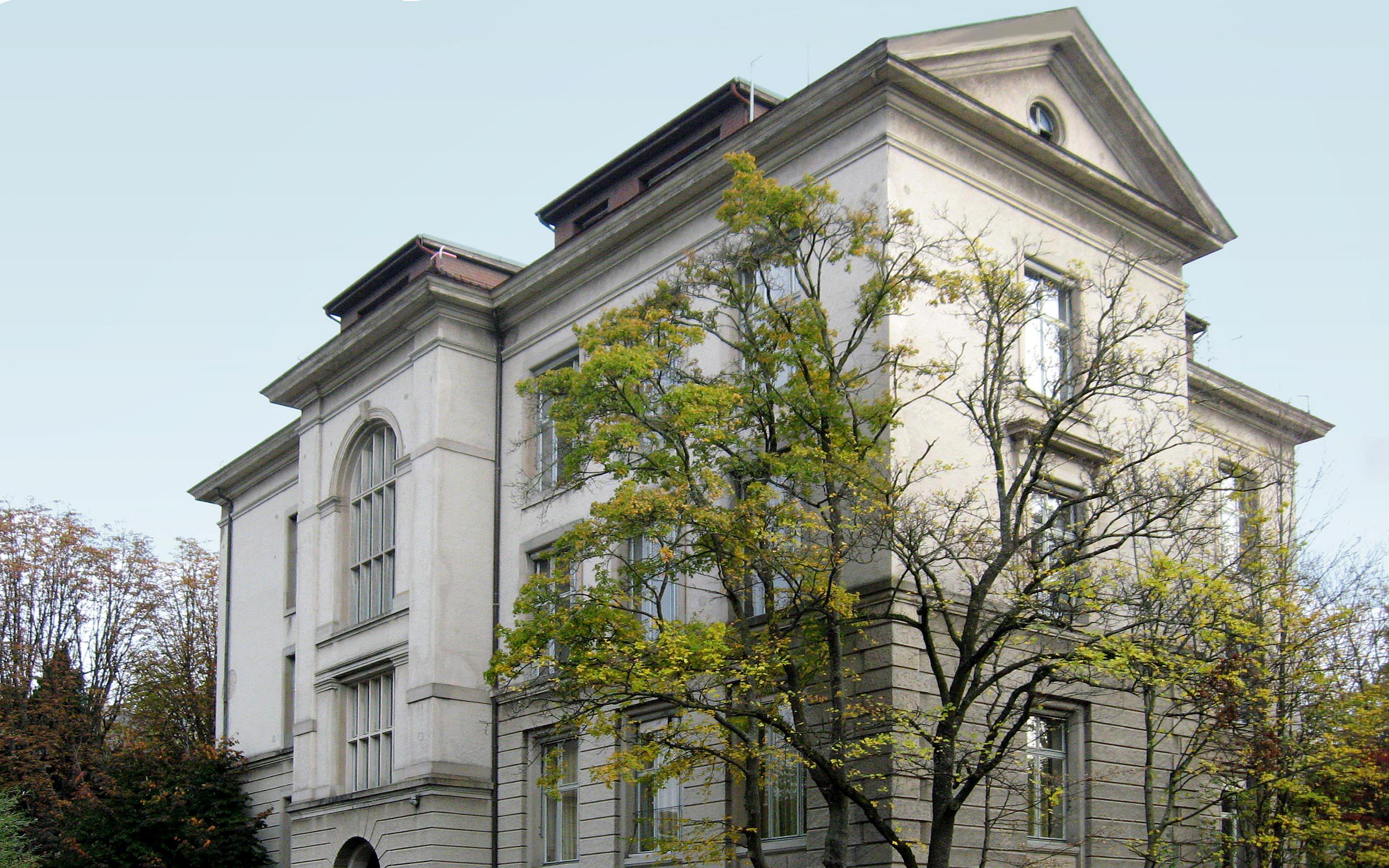 Schulhaus Weinberg Zürich
